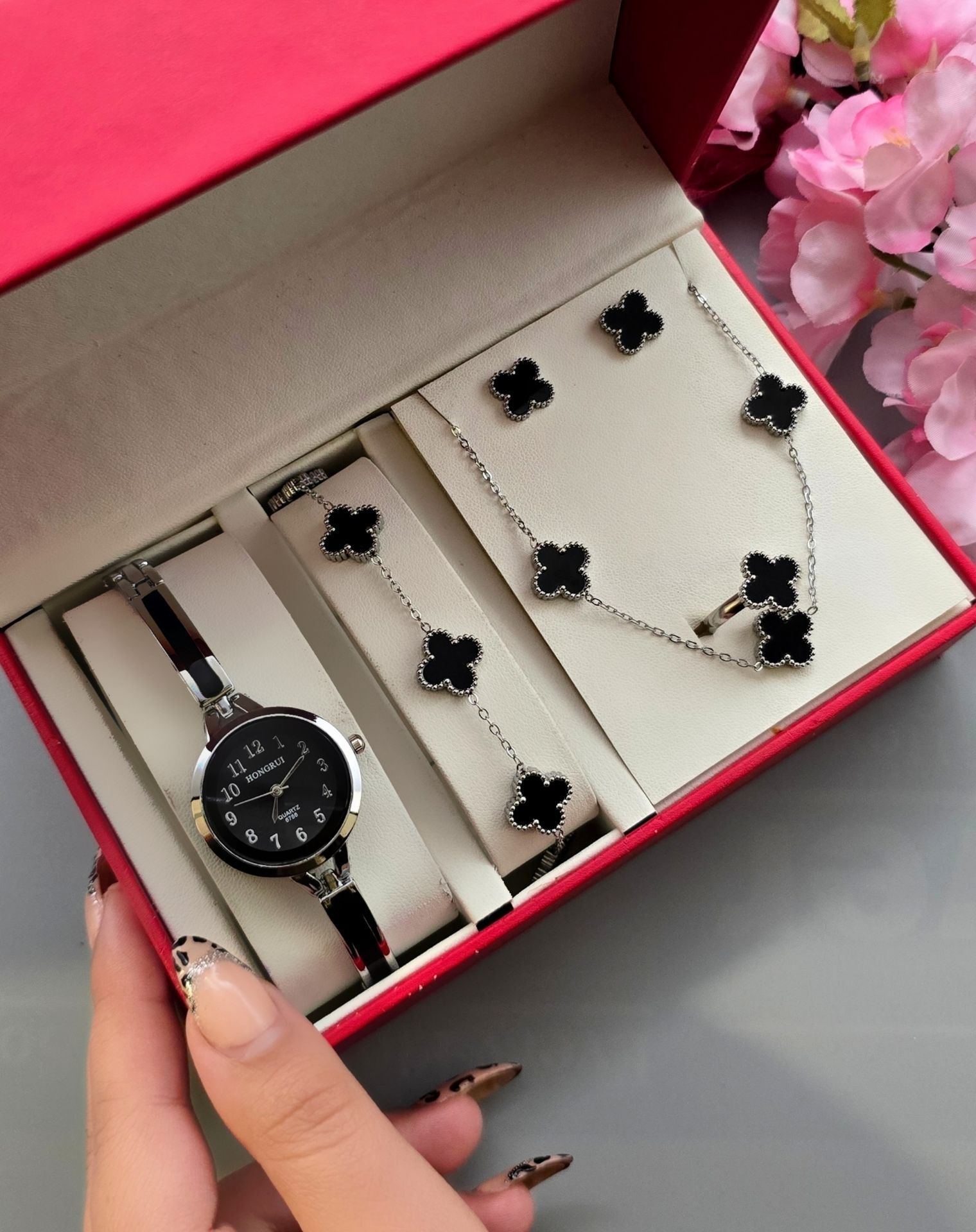 ست سرویس و ساعت زنانه برند هانگری