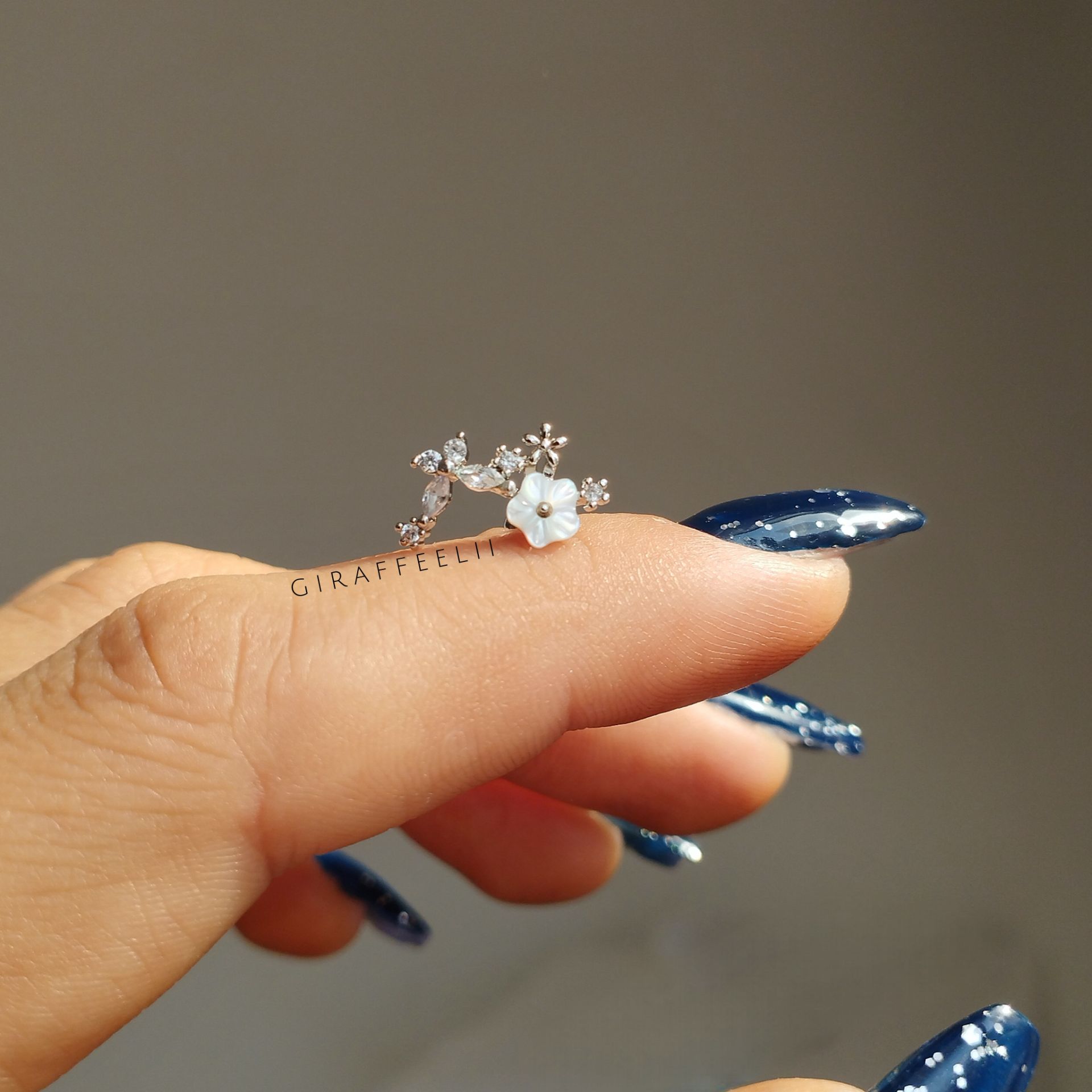 پیرسینگ جواهری طرح گل