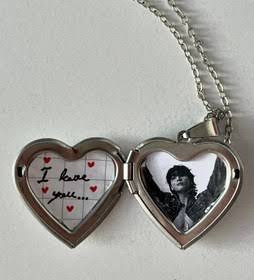 گردنبند لاکت عکس یادگاری | به همراه هدیه و چاپ عکس رایگان