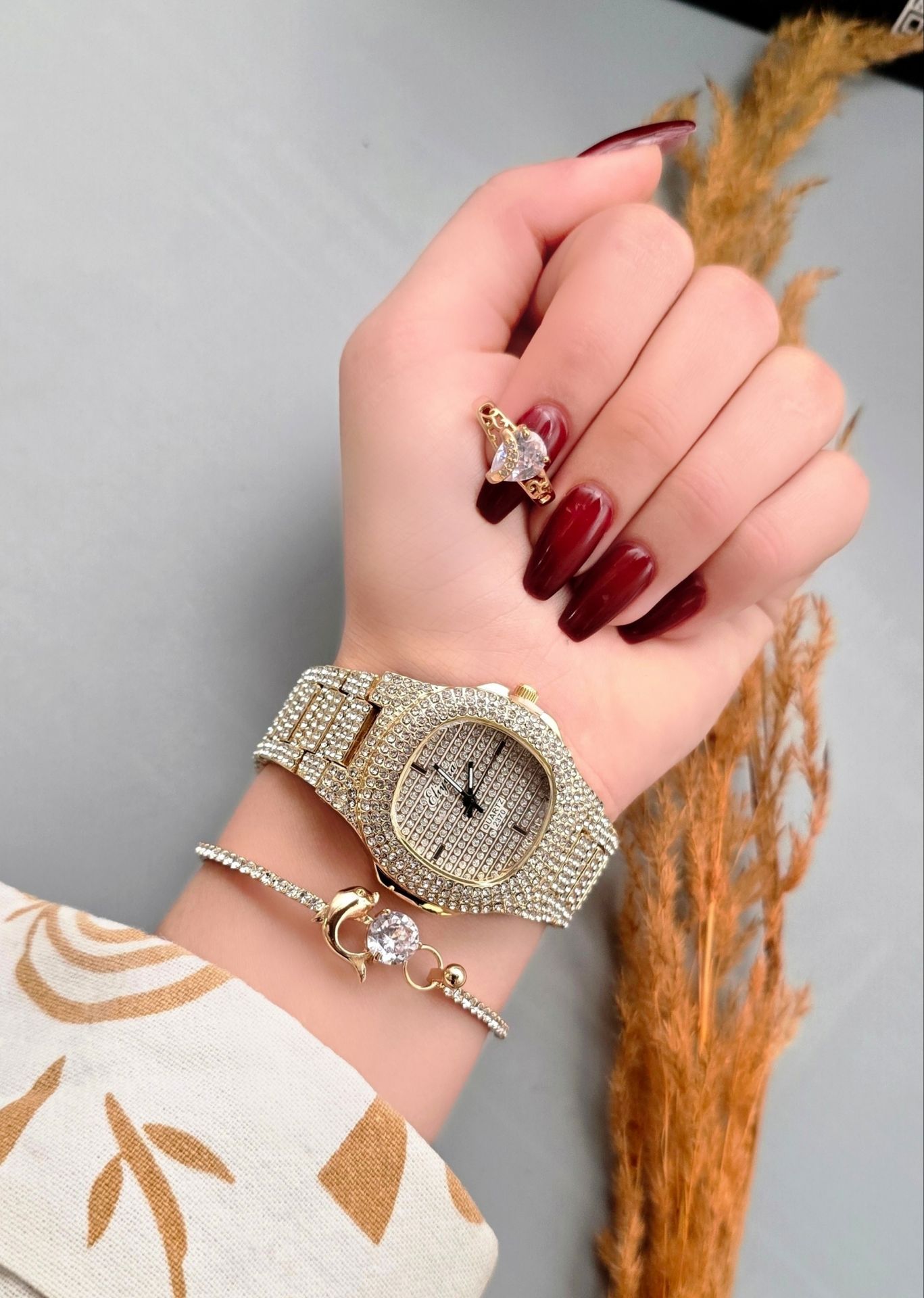 ست ساعت مچی و دستبند زنانه باکیفیت الینا | با انگشتر طلاروس