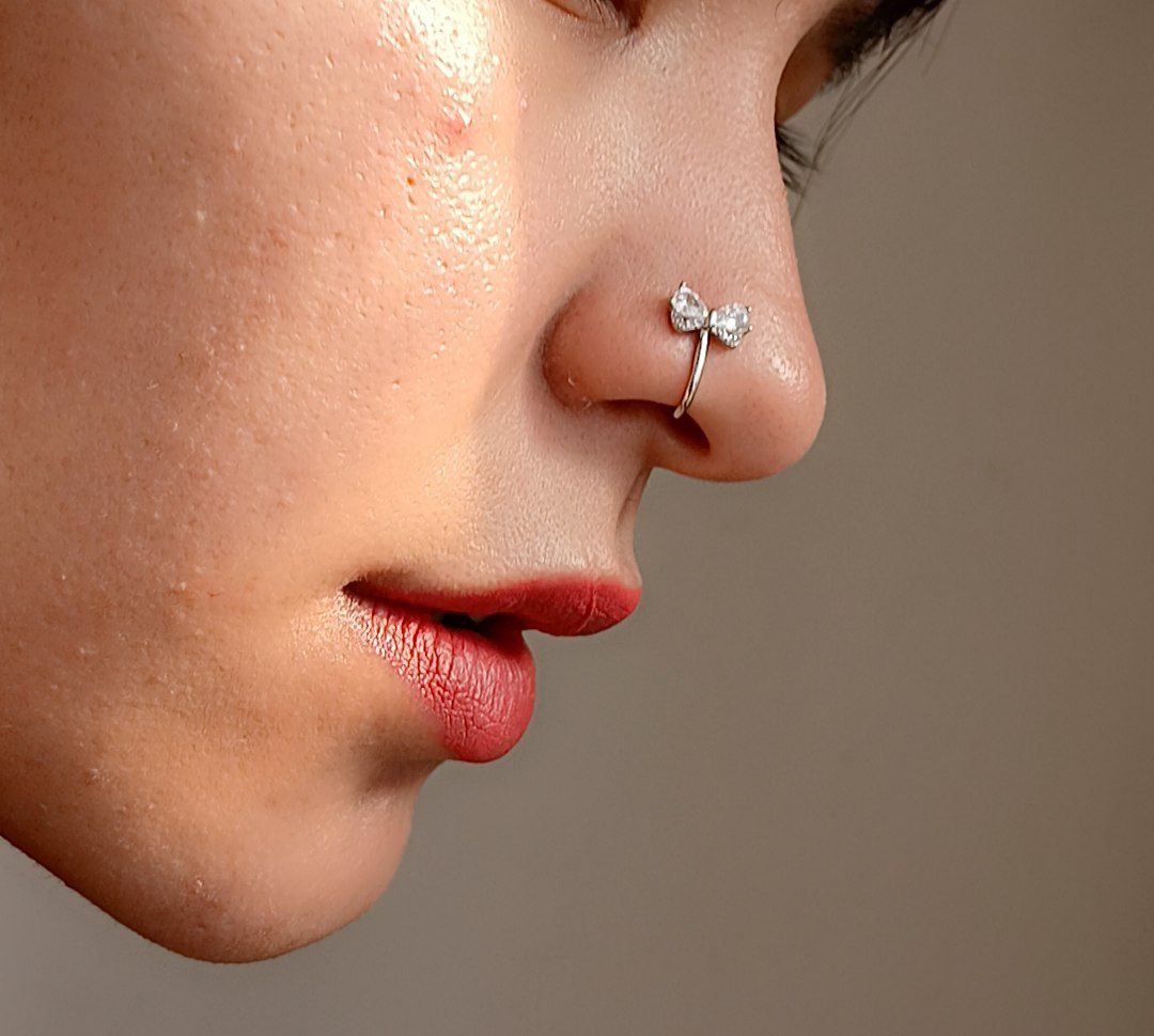 پیرسینگ فیک دخترانه بینی مدل پاپیون