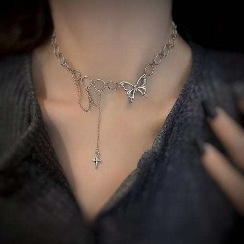 گردنبند دخترانه چوکر پروانه