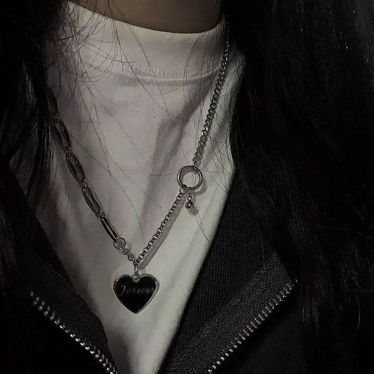 گردنبند قلب مشکی مدل forever ♥️