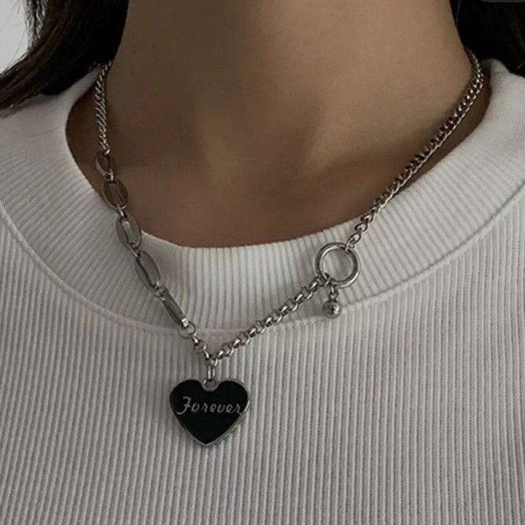 گردنبند قلب مشکی مدل forever ♥️